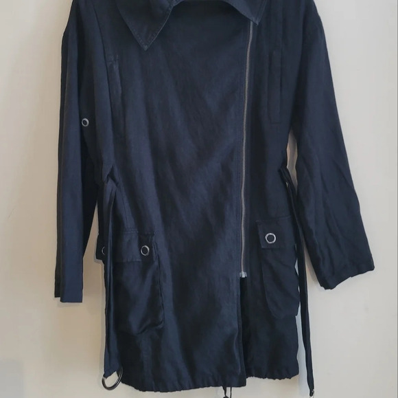 Aritzia Community Lightweight Jacket  With Organic Linen - Picture 5 of 16